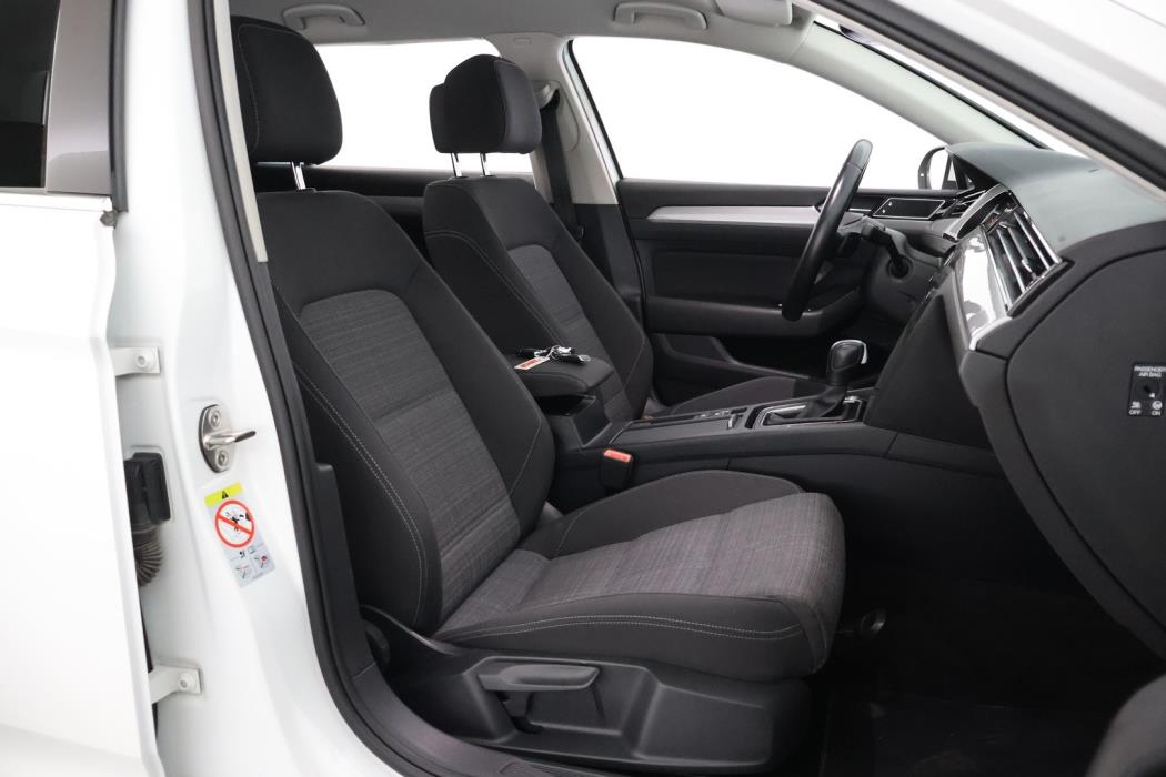 VOLKSWAGEN Passat 2021