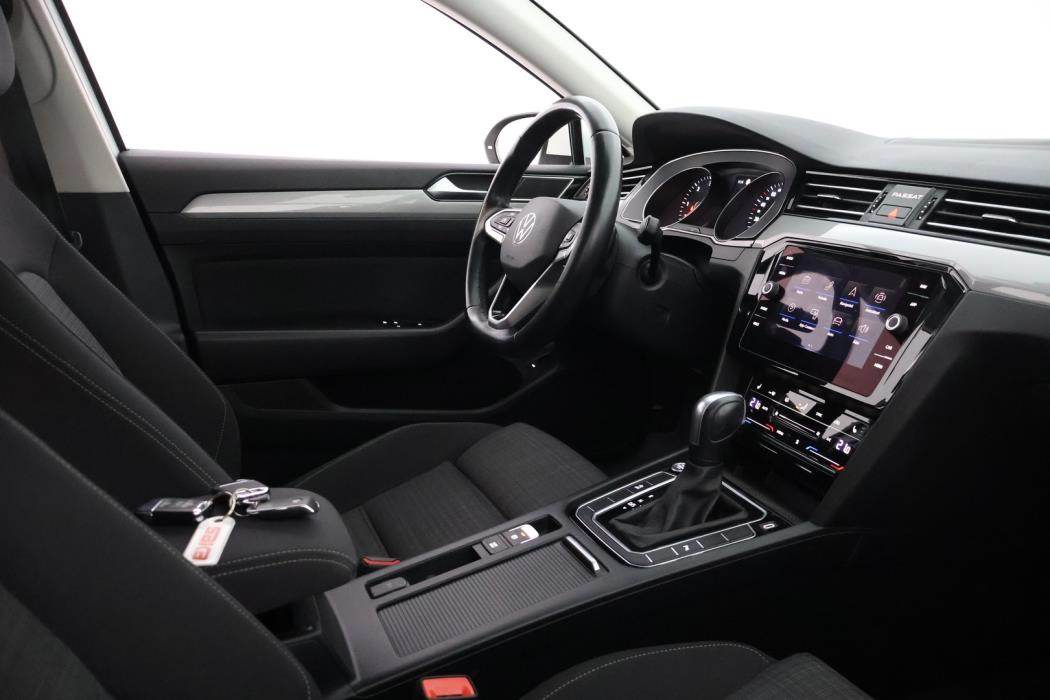VOLKSWAGEN Passat 2021