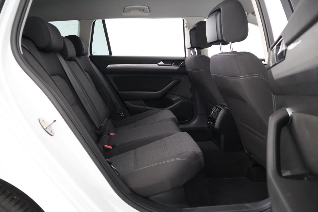 VOLKSWAGEN Passat 2021