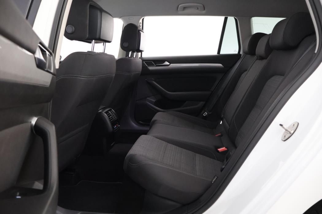 VOLKSWAGEN Passat 2021