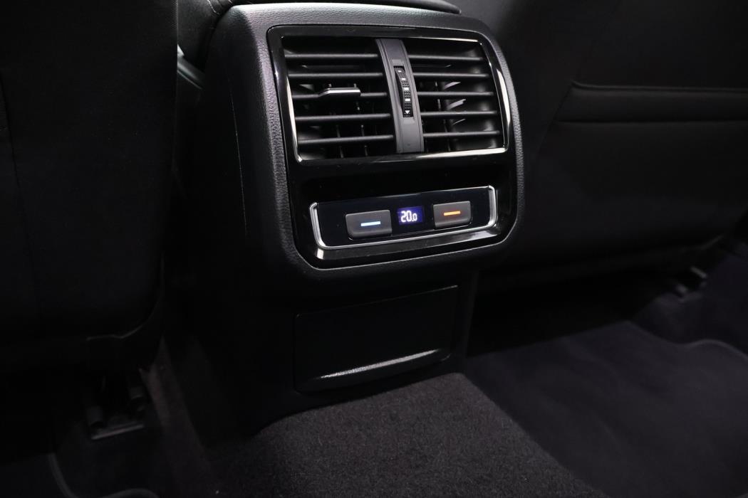 VOLKSWAGEN Passat 2021