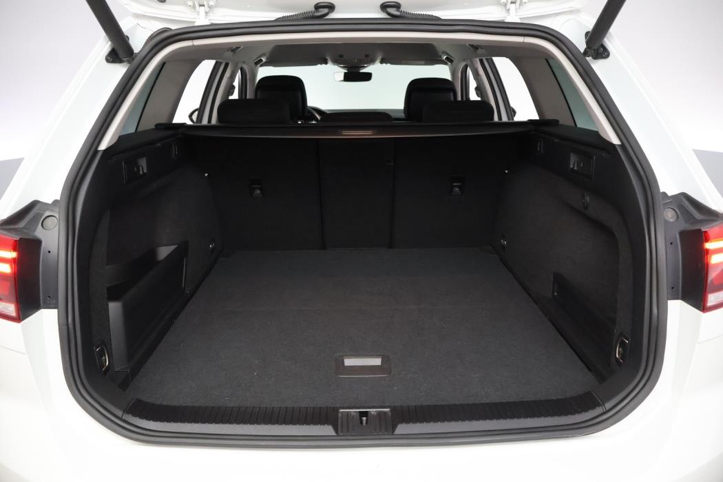 VOLKSWAGEN Passat 2021
