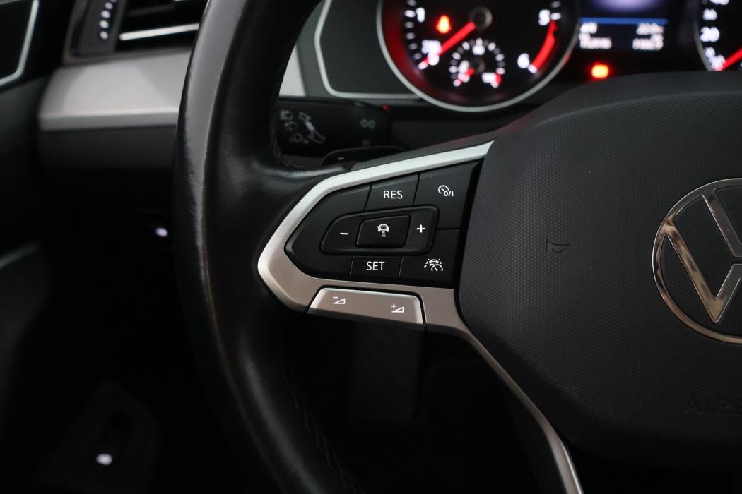 VOLKSWAGEN Passat 2021