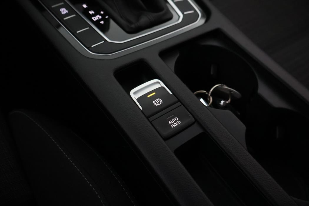 VOLKSWAGEN Passat 2021