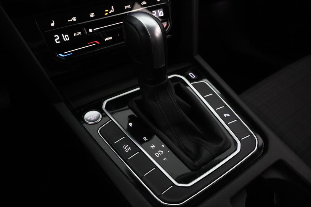 VOLKSWAGEN Passat 2021