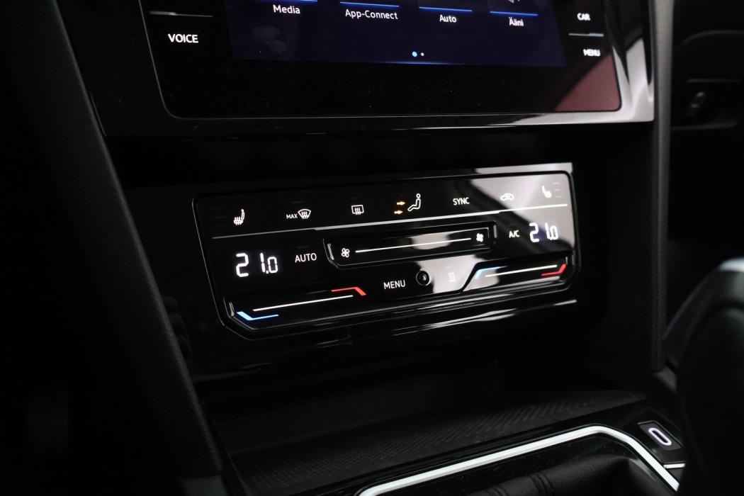 VOLKSWAGEN Passat 2021