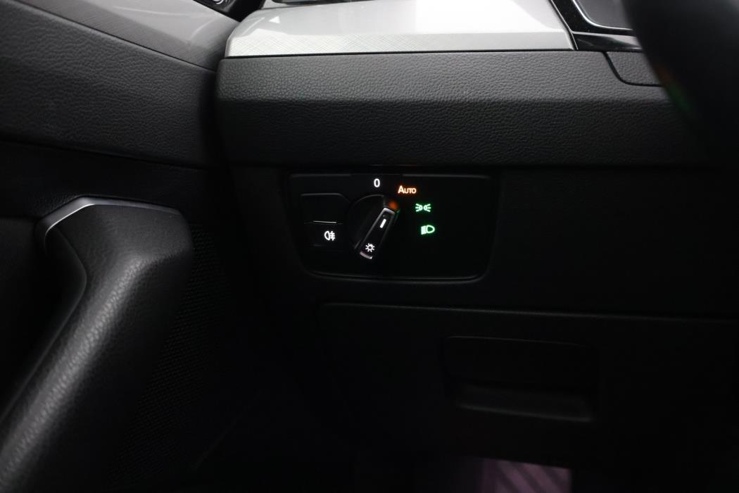 VOLKSWAGEN Passat 2021