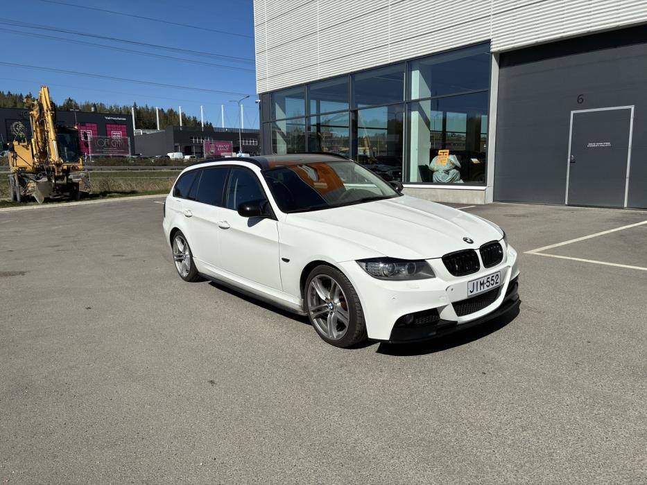 BMW 320 2011
