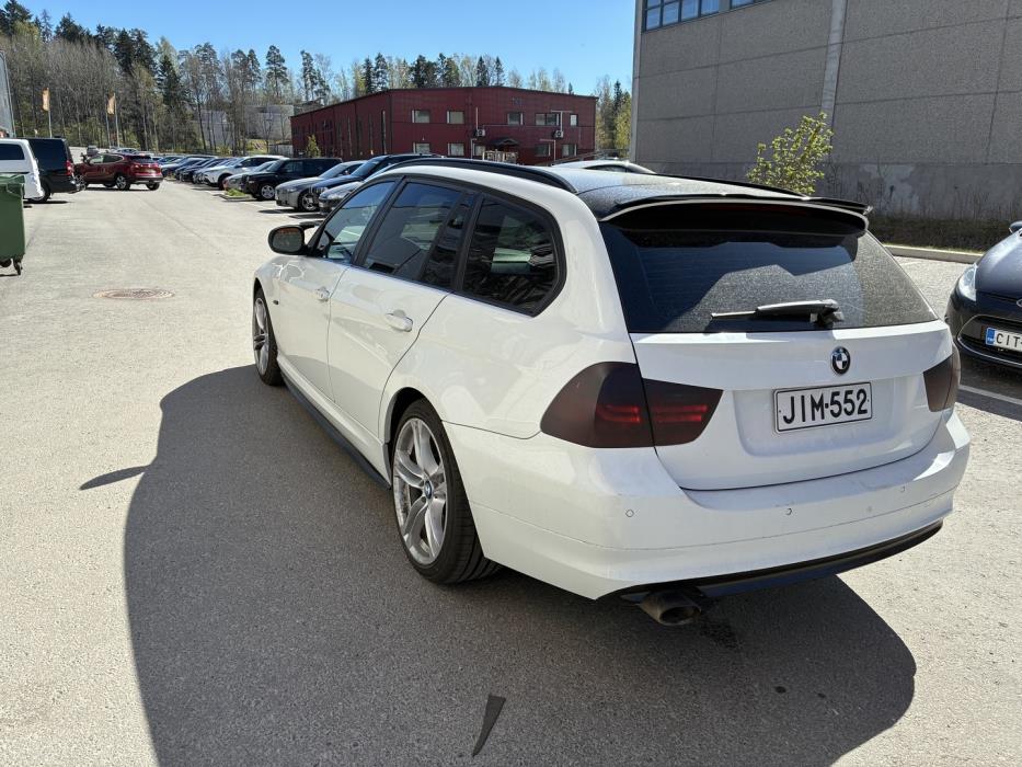BMW 320 2011