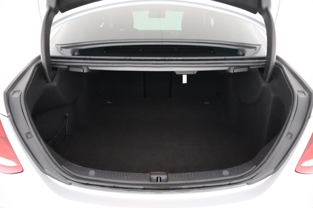 MERCEDES-BENZ E 2019