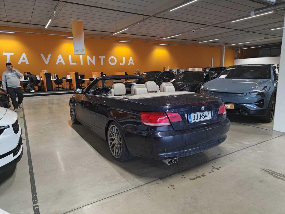BMW 320 2008