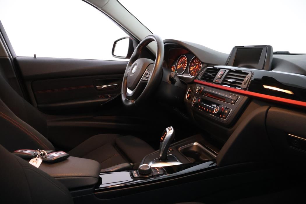 BMW 320 2015