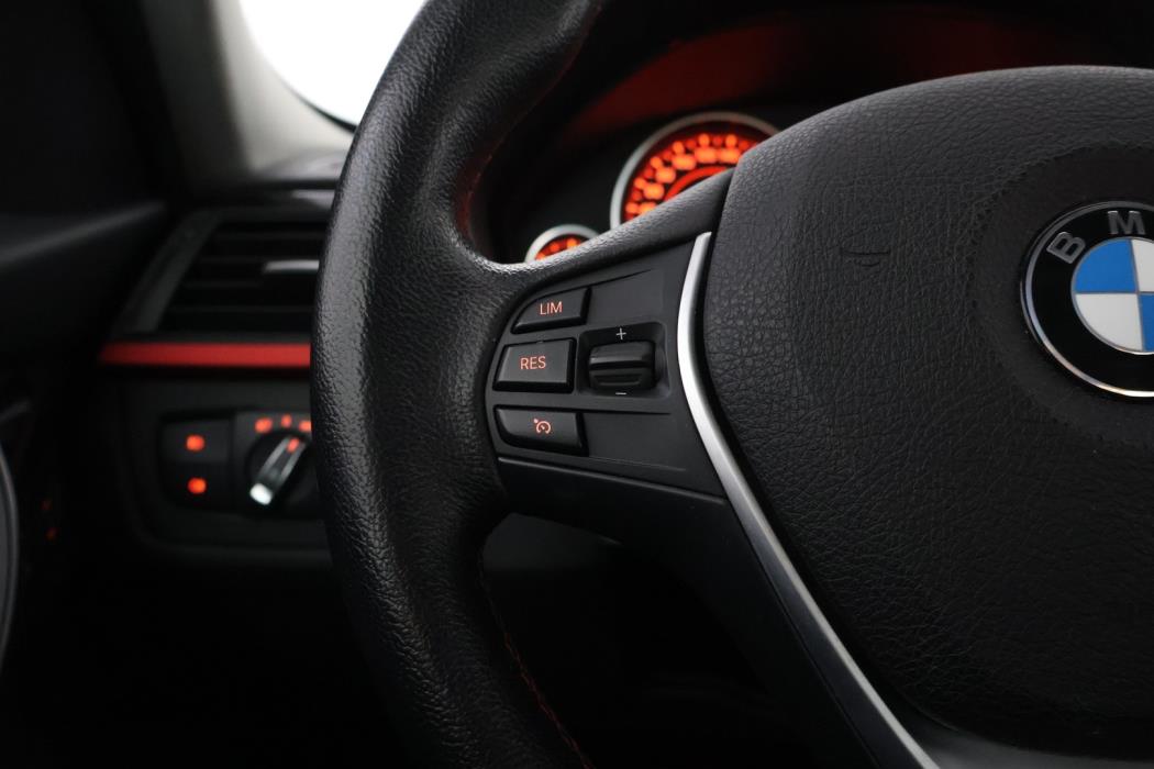 BMW 320 2015