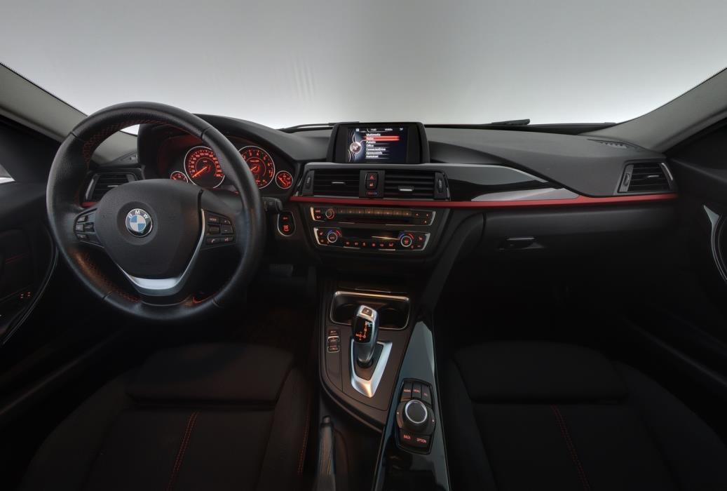 BMW 320 2015