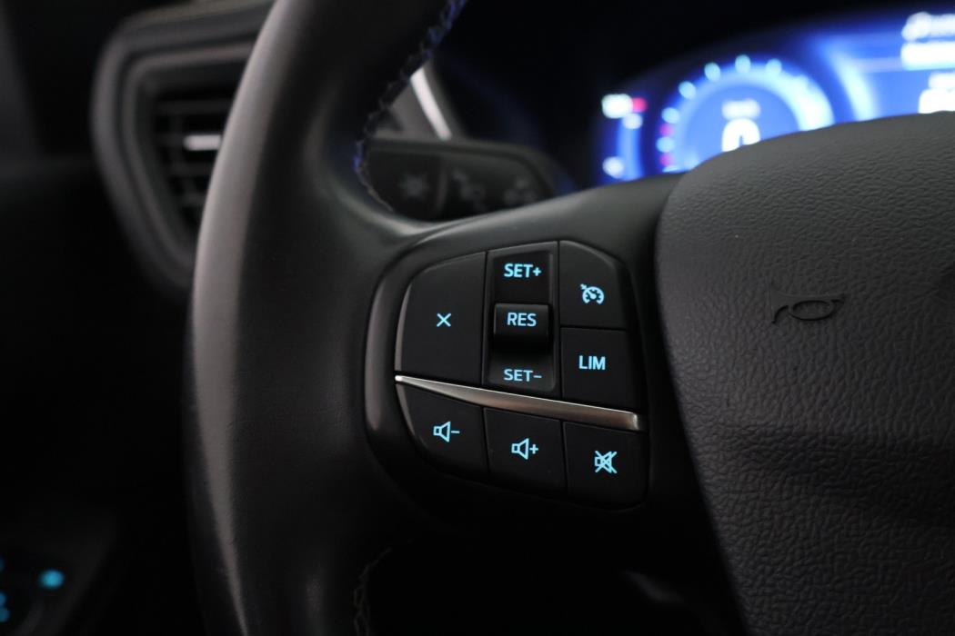 FORD Kuga 2023