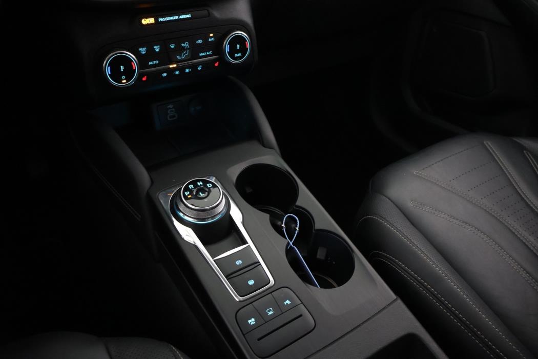 FORD Kuga 2023