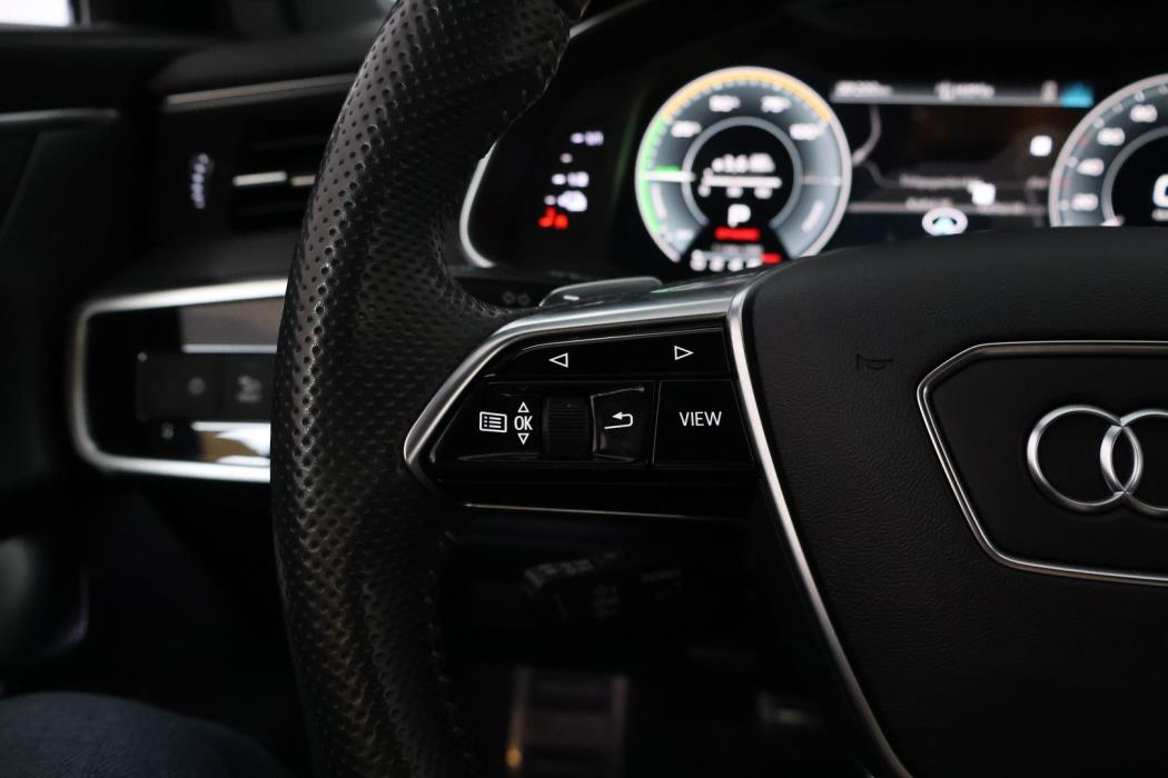 AUDI A6 2021
