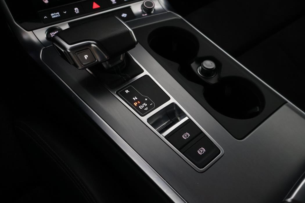 AUDI A6 2021