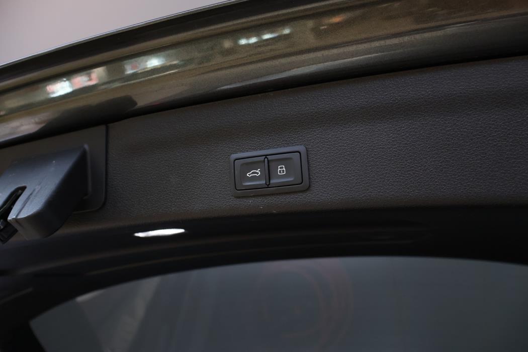 AUDI A6 2021