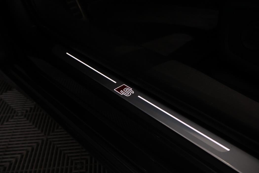 AUDI A6 2021