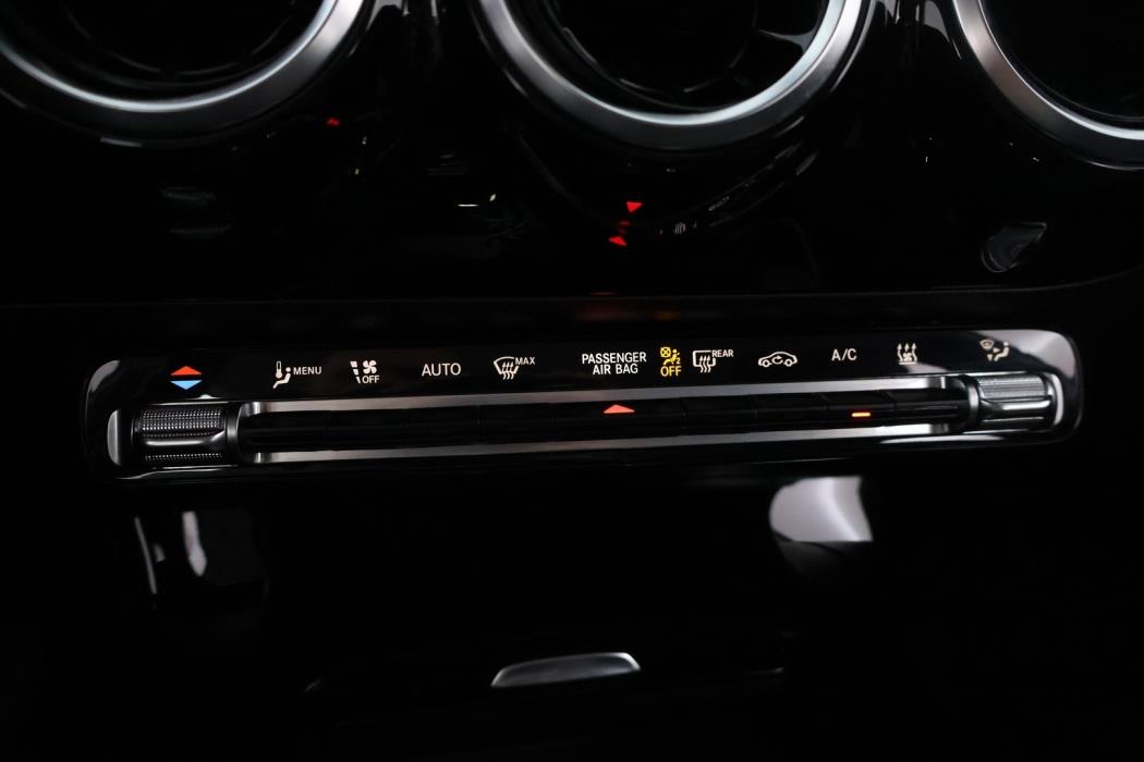 MERCEDES-BENZ A 2022