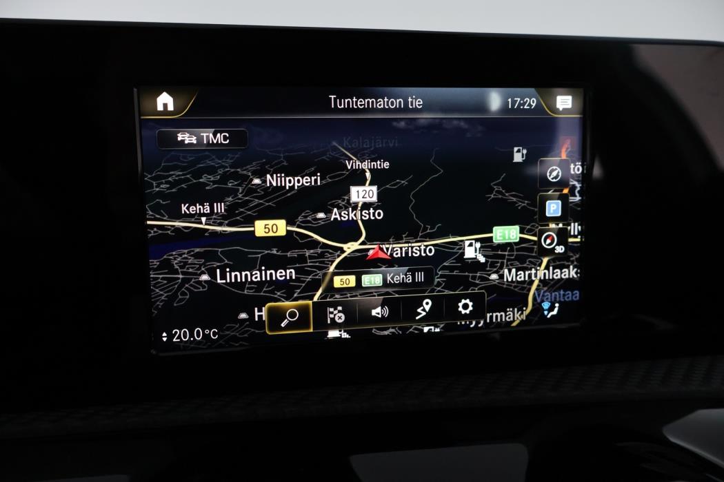 MERCEDES-BENZ A 2022