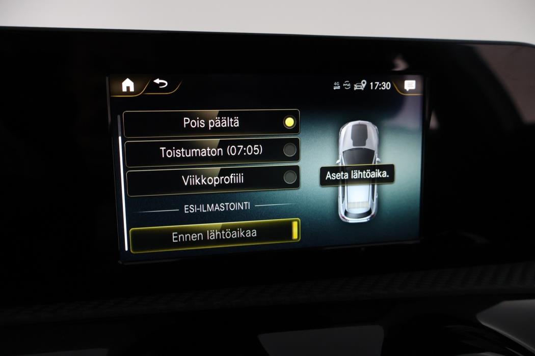 MERCEDES-BENZ A 2022