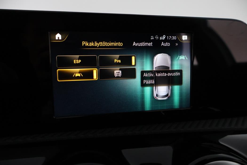 MERCEDES-BENZ A 2022