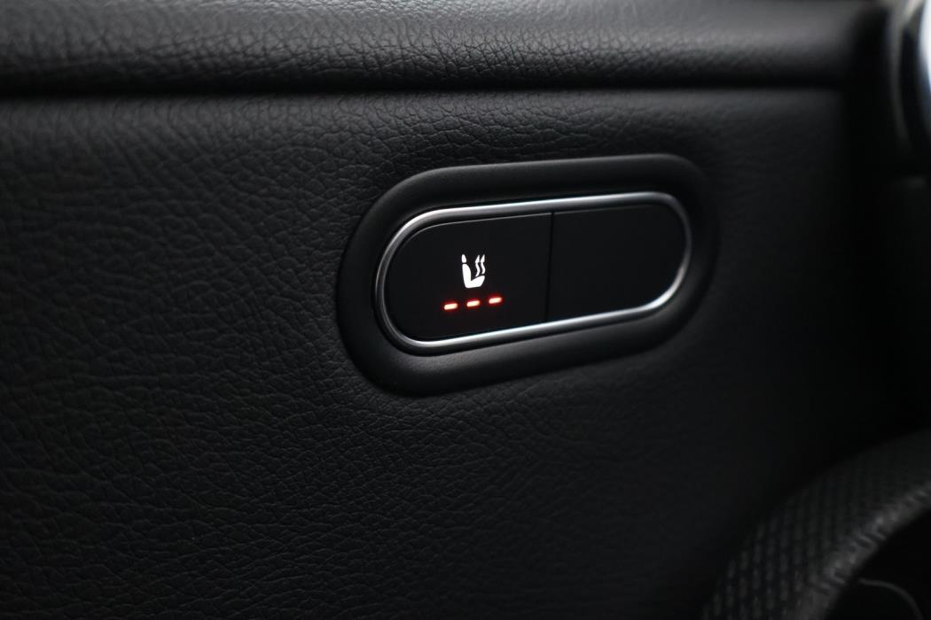 MERCEDES-BENZ A 2022