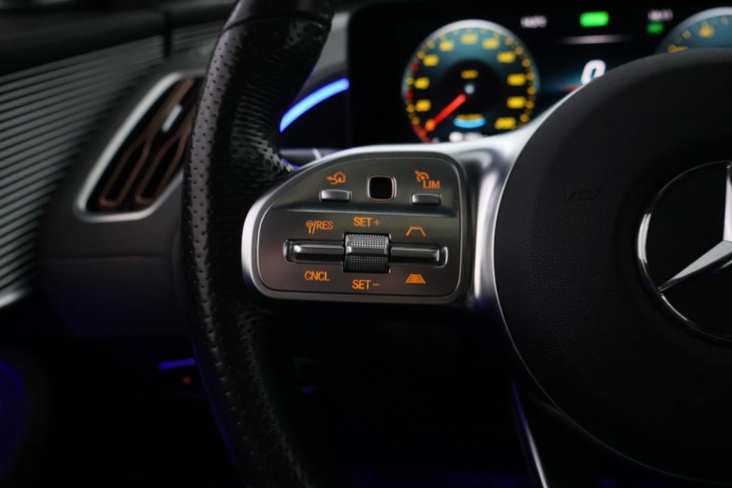 MERCEDES-BENZ EQC 2021