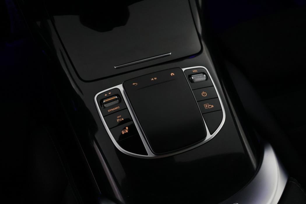 MERCEDES-BENZ EQC 2021