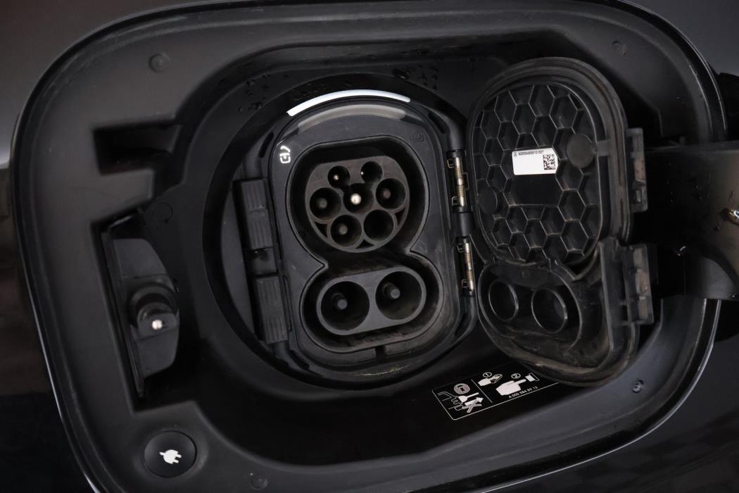 MERCEDES-BENZ EQC 2021