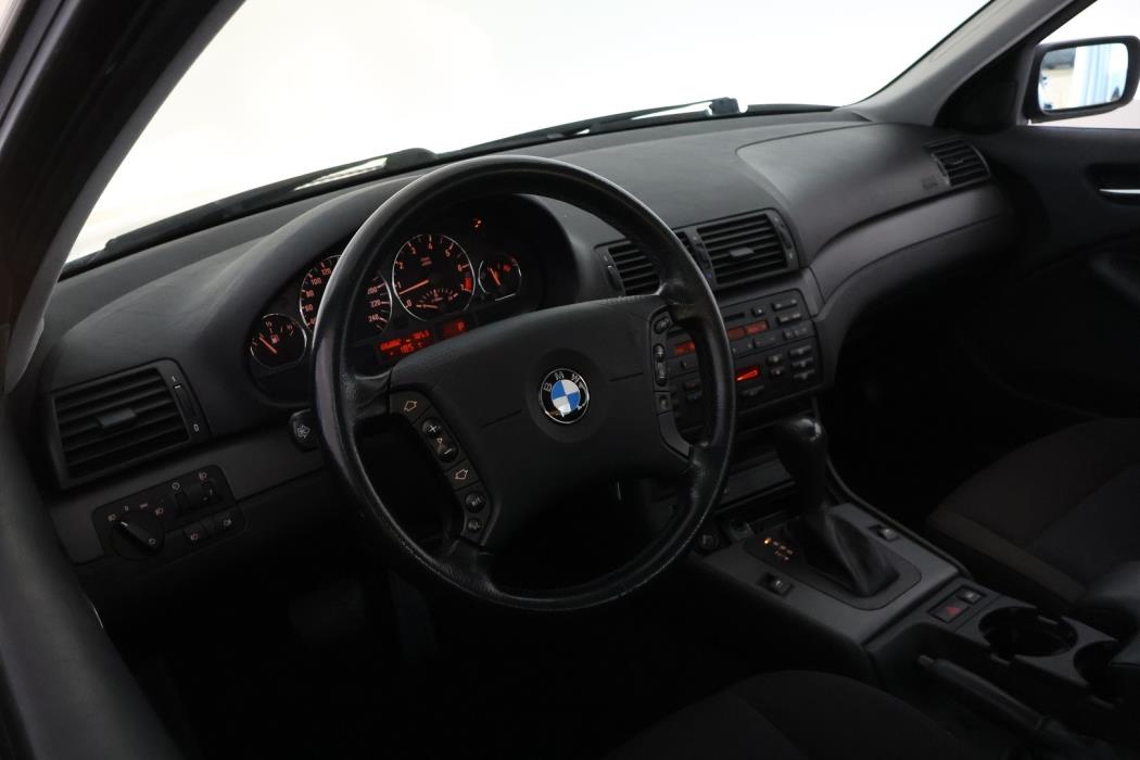 BMW 325 2005