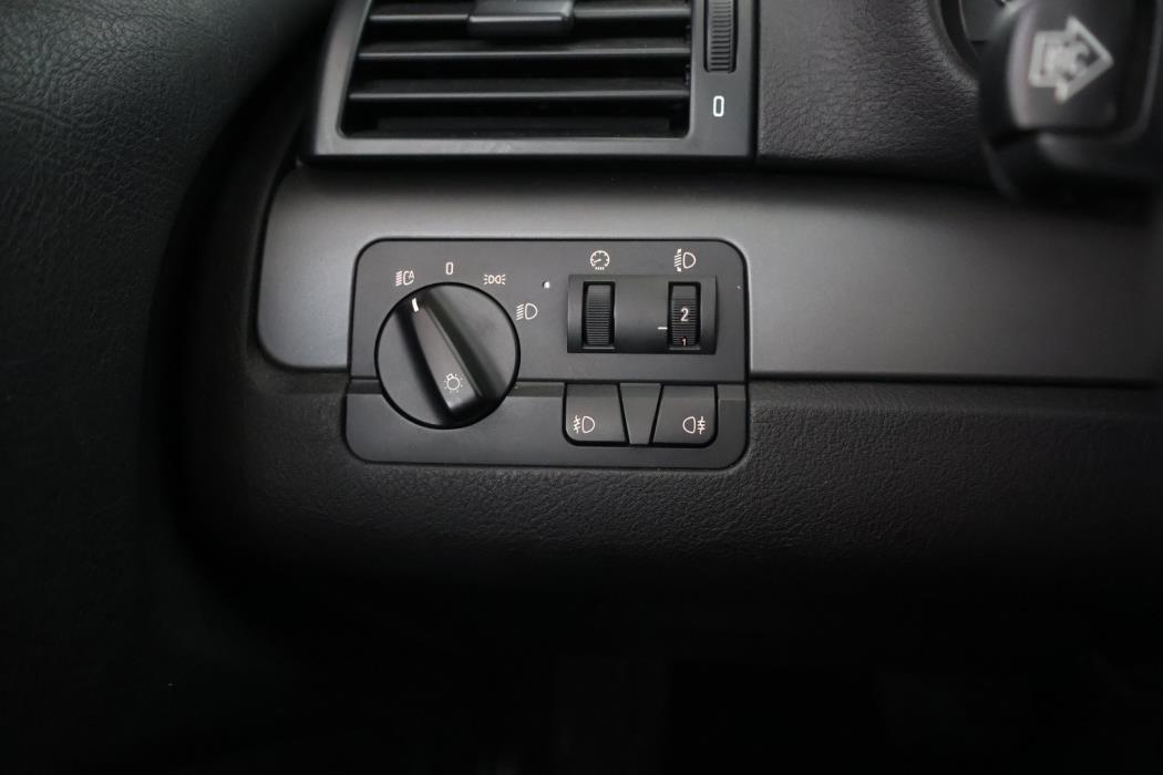 BMW 325 2005