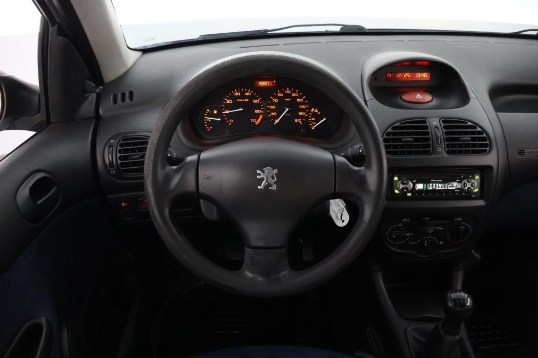 PEUGEOT 206 2002