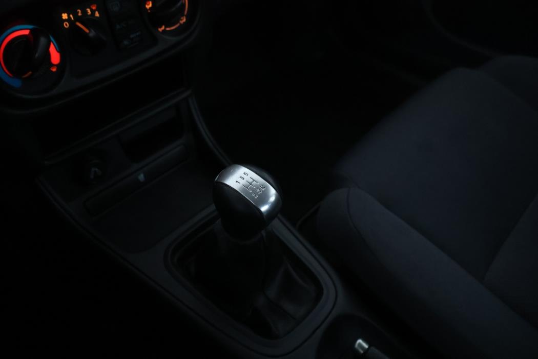 NISSAN Almera 2005