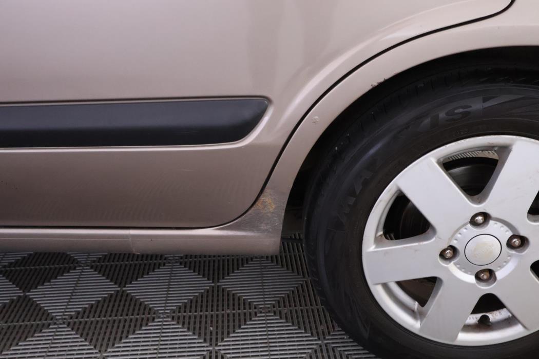 NISSAN Almera 2005