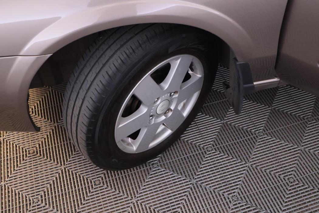 NISSAN Almera 2005