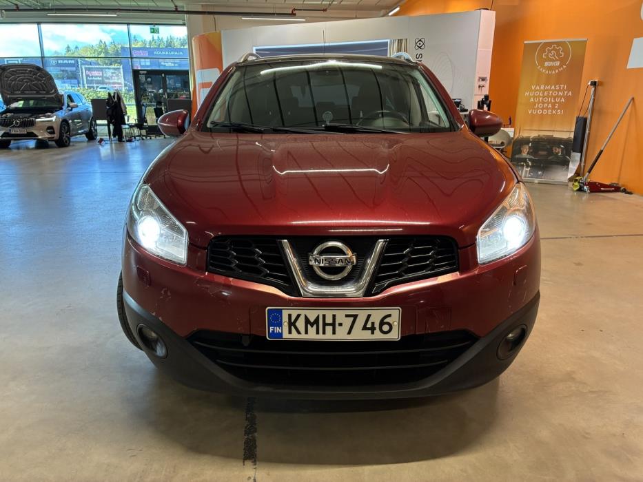 NISSAN Qashqai 2012