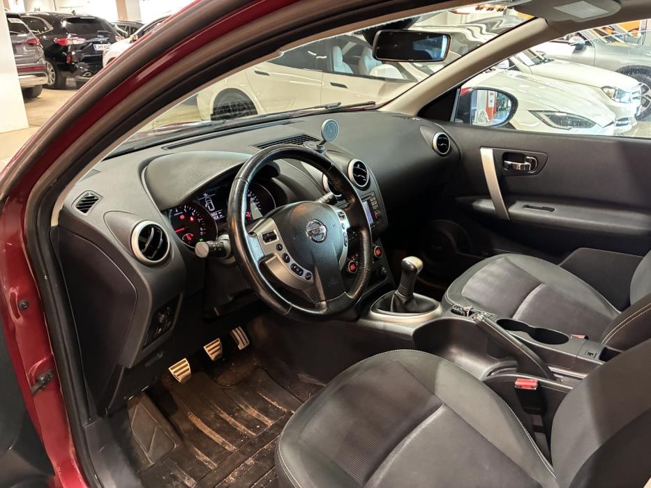 NISSAN Qashqai 2012