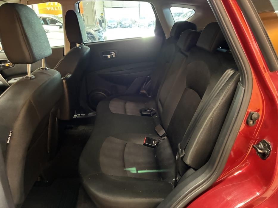 NISSAN Qashqai 2012