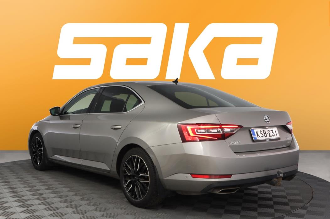 SKODA Superb 2016
