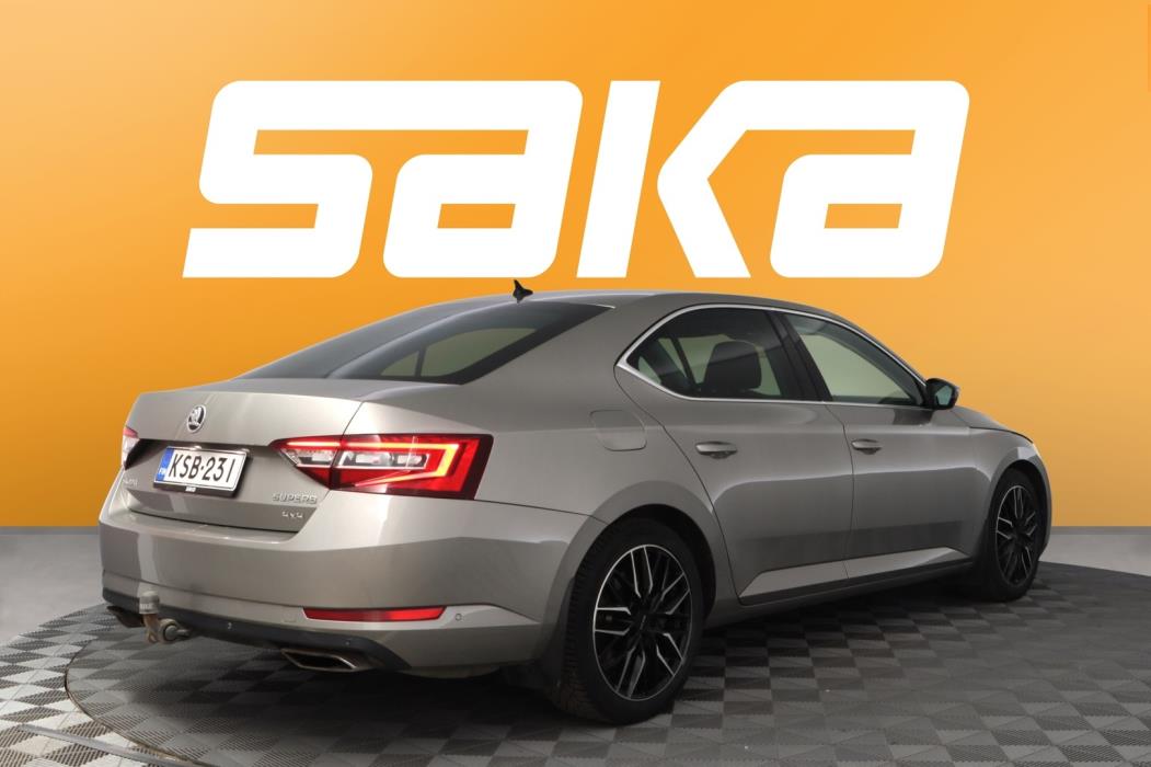 SKODA Superb 2016
