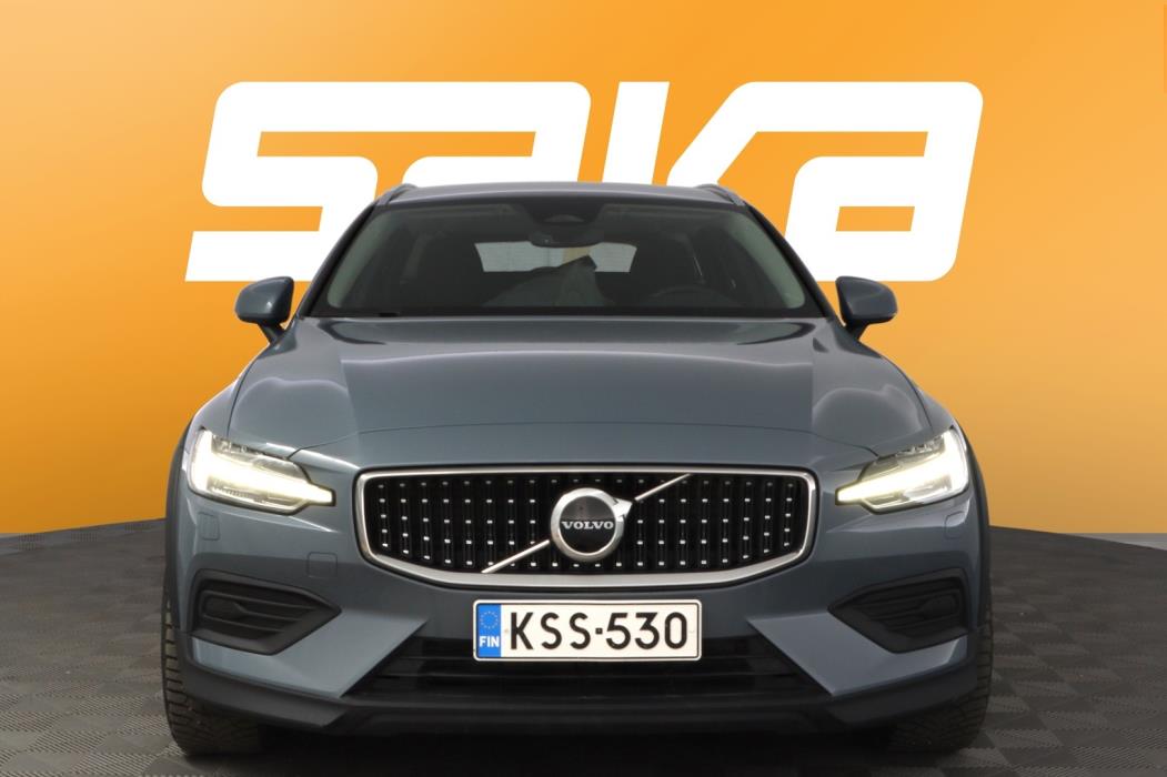 VOLVO V60 Cross Country 2023
