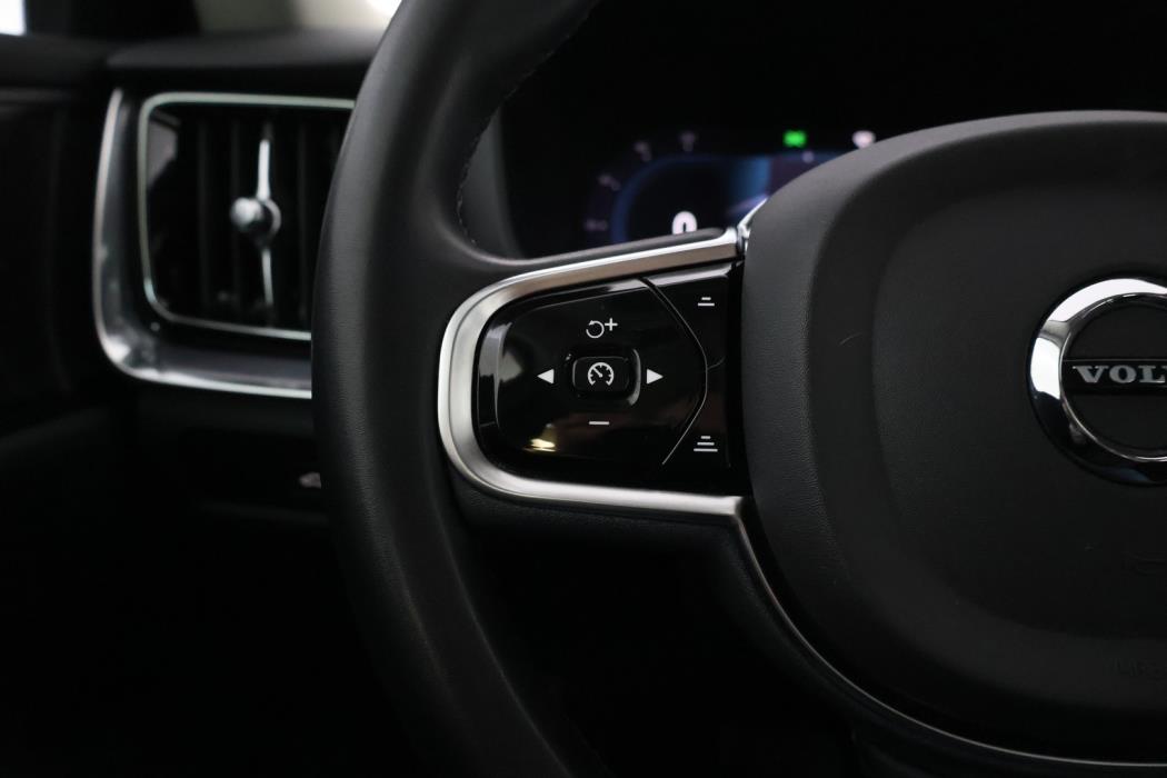 VOLVO V60 Cross Country 2023