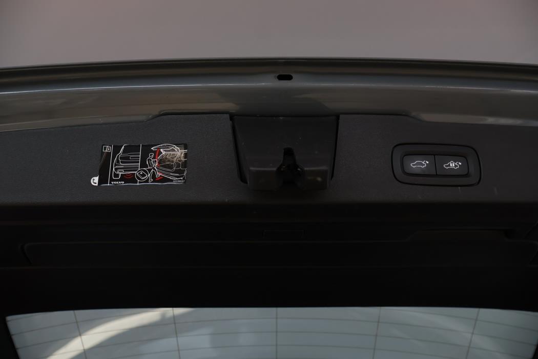 VOLVO V60 Cross Country 2023