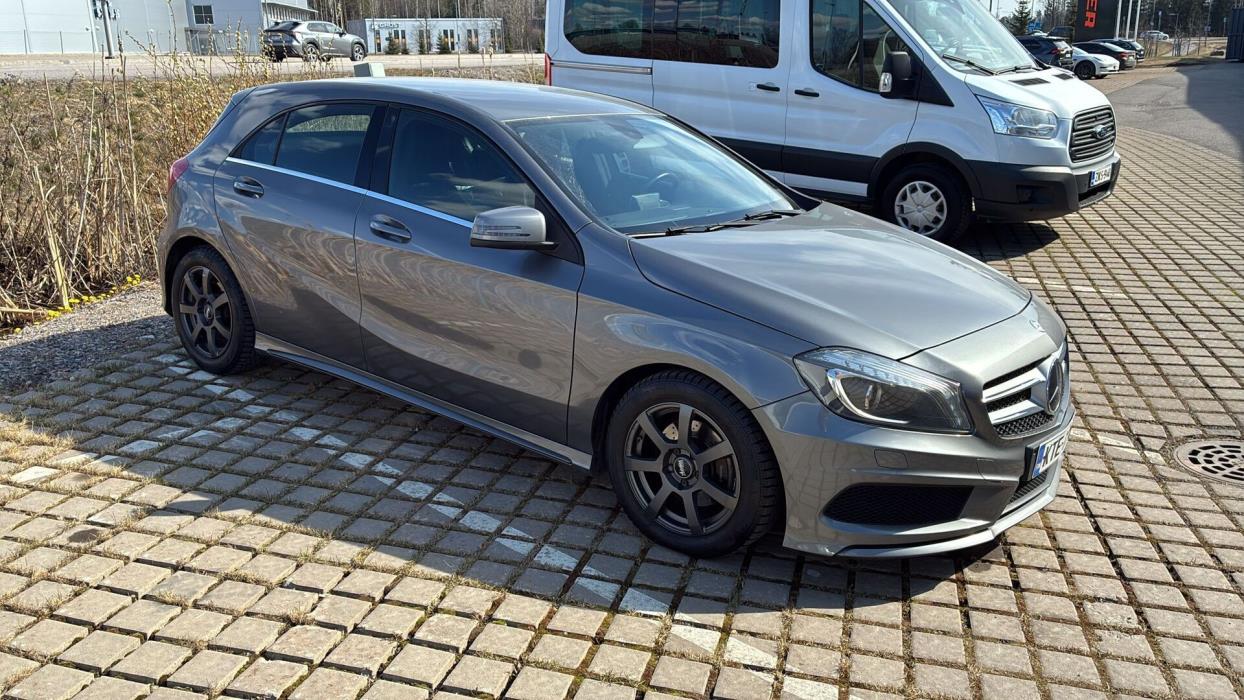MERCEDES-BENZ A 2014