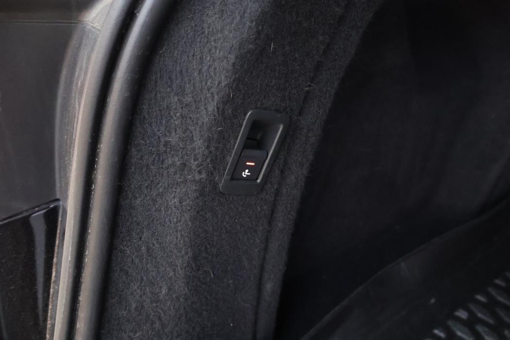 AUDI A4 2023