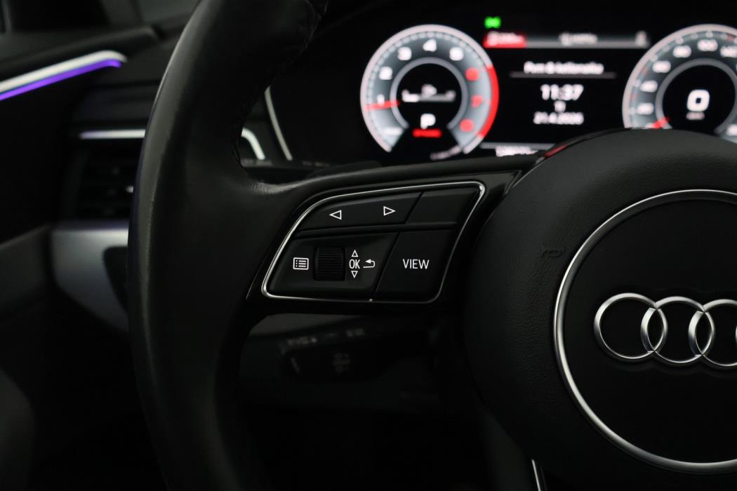 AUDI A4 2023