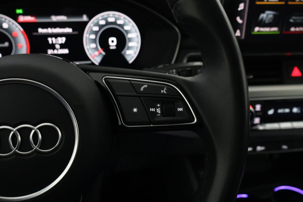 AUDI A4 2023